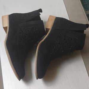 JG Boots 8.5 Perforated